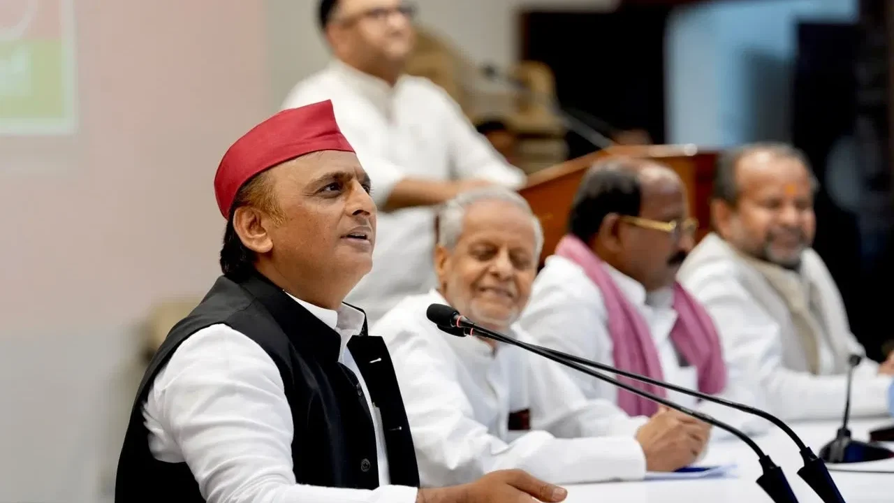 अखिलेश यादव ने AI रावण वीडियो पर तीखा प्रहार, कहा‑ असली महाभारत यूपी से शुरू