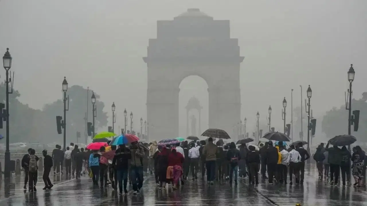 अर्नब के असर से दिल्ली में अक्टूबर का सबसे ठंडा दिन, उत्तर में बारिश और ठंडक का अलर्ट