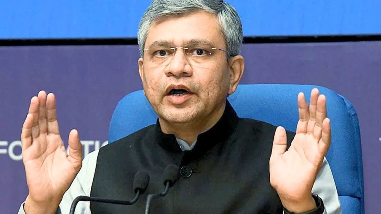 अश्विनी वैष्णव ने मोबाइल PLI स्कीम के आंकड़े पेश किए, सब्सिडी से टैक्स व रोजगार तक का पूरा हिसाब