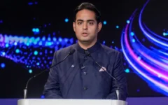 आकाश अंबानी ने जियो को टेक कंपनी घोषित किया, आईपीओ से 30,200 करोड़ रुपये जुटाने का लक्ष्य