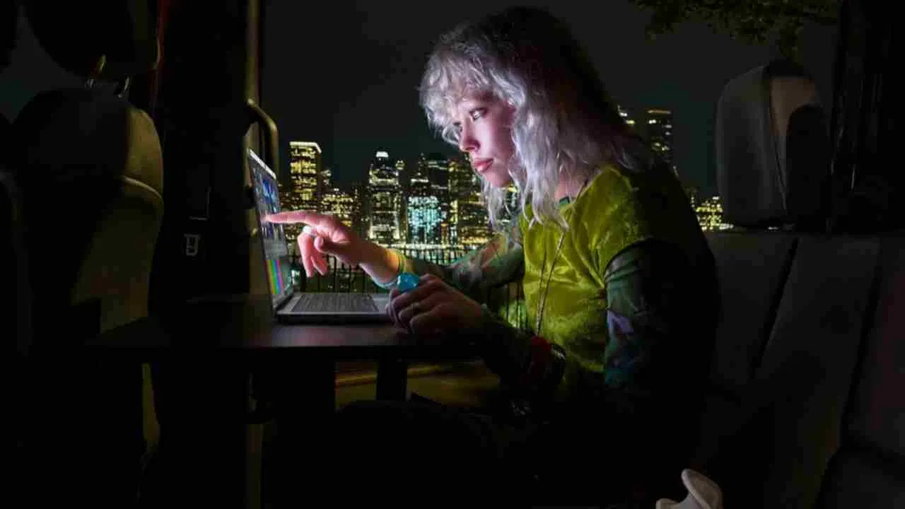 एपल ने लॉन्च किया टचस्क्रीन वाला MacBook Pro: OLED डिस्प्ले, M5 प्रो/मैक्स चिप और 24 घंटे बैटरी