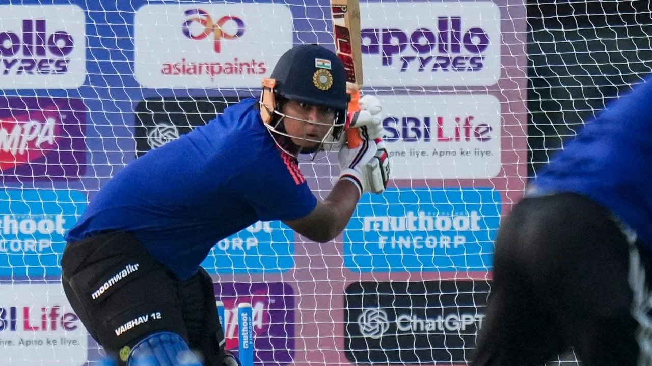 क्राइस्टचर्च नेट्स में 16‑साल के मेसन मैकलाफलिन ने वैभव सूर्यवंशी को किया बोल्ड, गौतम गंभीर की प्रशंसा