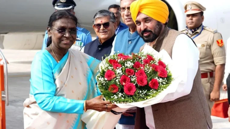 चंडीगढ़ में राष्ट्रपति द्रौपदी मुर्मू का स्वागत, भगवंत मान से पंजाब मुद्दों पर चर्चा