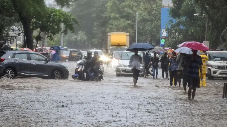 चक्रवात अर्नब के असर से उत्तर प्रदेश‑बिहार में बारिश, झारखंड‑ओडिशा में तेज हवाएँ: 24 घंटे बाद बदलेंगे मौसम