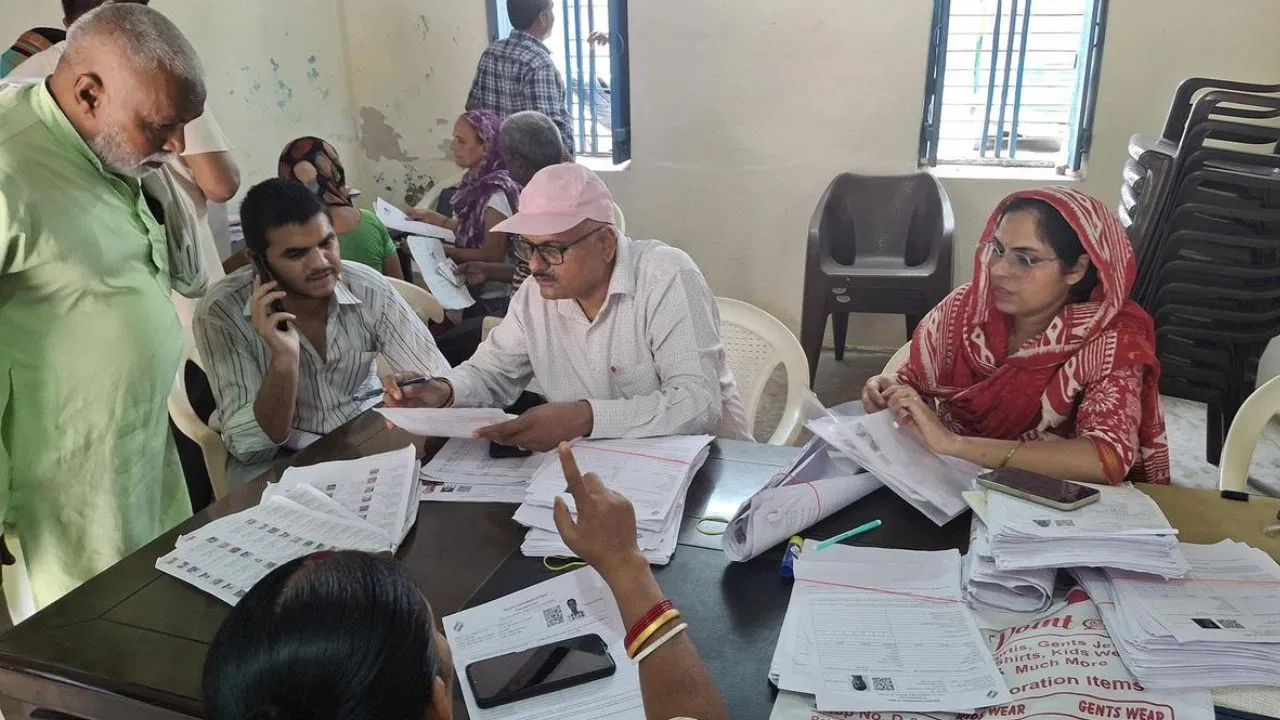 चुनाव आयोग ने आंध्र प्रदेश और मेघालय में फाइनल वोटर लिस्ट जारी करने की नई तिथियां तय की