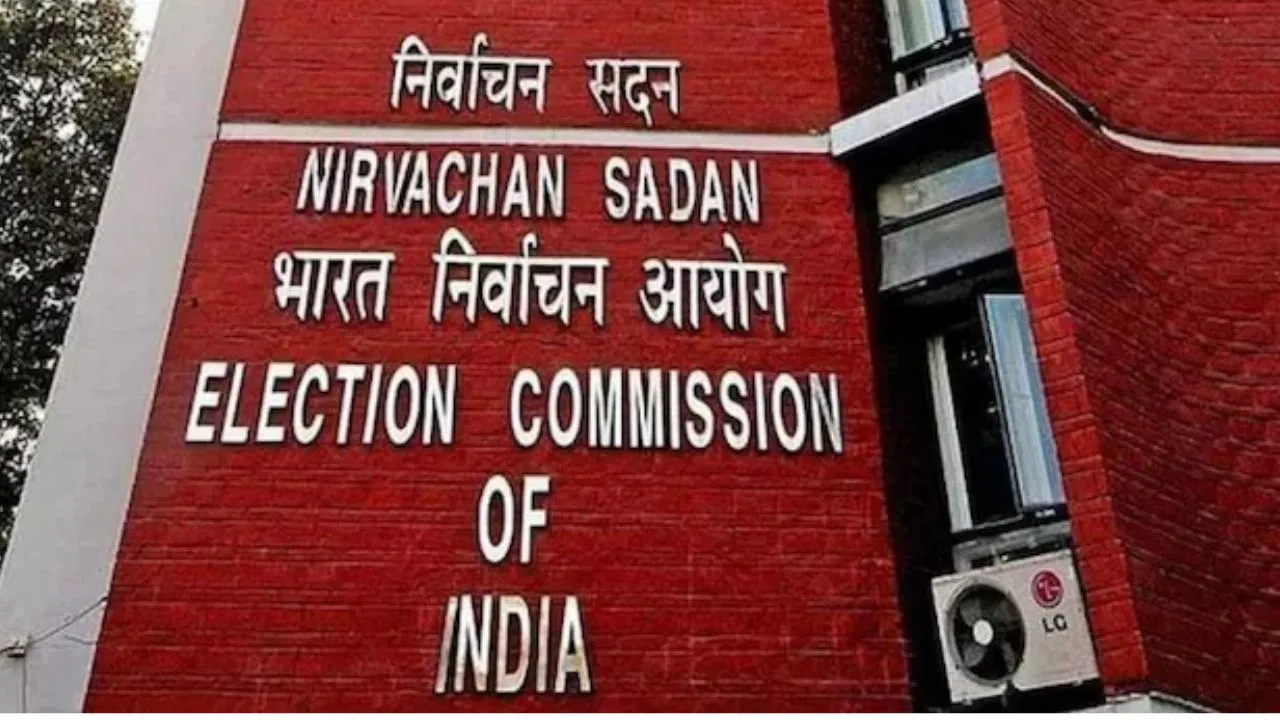 चुनाव आयोग ने फॉर्म‑7 पर नई सीमा तय की, एक मतदाता अब अधिकतम 10 आपत्तियां दे सकेगा