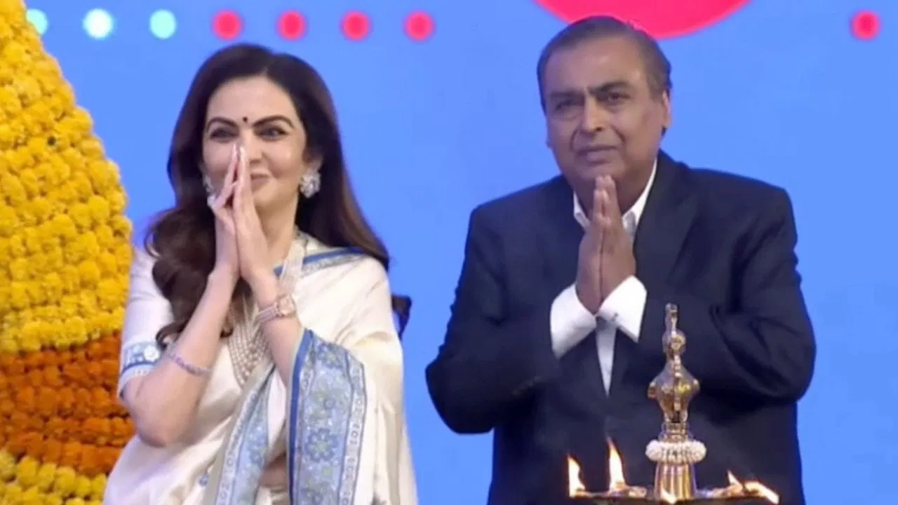 जियो लिस्टिंग से मार्केट कैप में 2.36 लाख करोड़ का इजाफा, एयरटेल को पीछे छोड़ देश की दूसरी सबसे बड़ी कंपनी