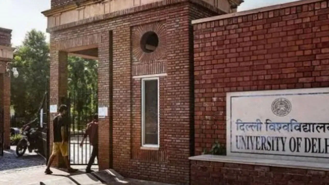 डीयू में अब हर साल नवंबर में दीक्षांत समारोह, डिग्री के लिए इंतजार नहीं रहेगा