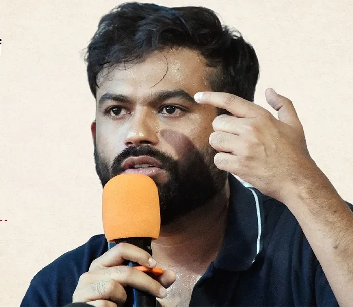 दिपके ने भाजपा से पूछा: सवाल पूछना अराजकता नहीं, सत्ता में डर क्यों?