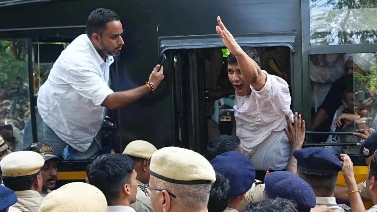दिल्ली‑मुंबई में चुनाव आयोग के खिलाफ प्रदर्शन: AAP और CJP ने उठाया SIR‑मतदाता सूची मुद्दा