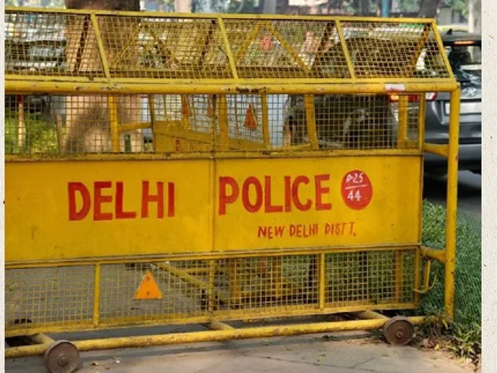 दिल्ली में आज भी ट्रैफिक रहेगा पस्त: कई प्रमुख मार्गों पर डायवर्जन और प्रतिबंध