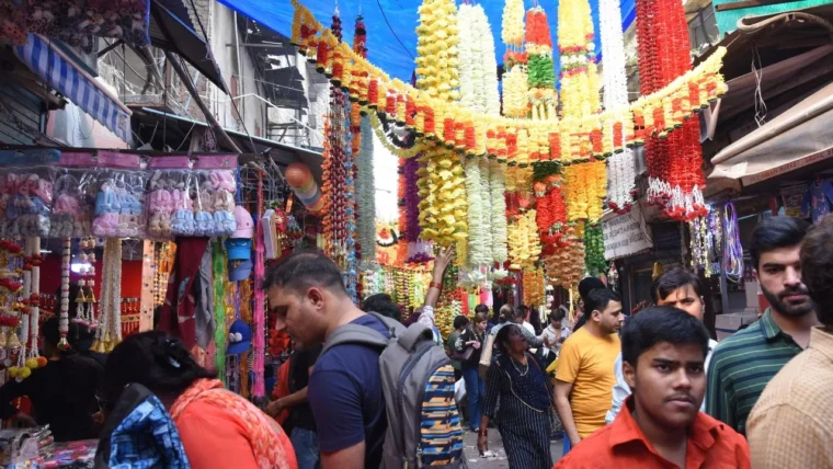 दिल्ली में त्योहारी‑शादी सीजन में प्रदर्शनों से रोज़ाना ₹250 करोड़ के व्यापार पर पड़ सकता है असर