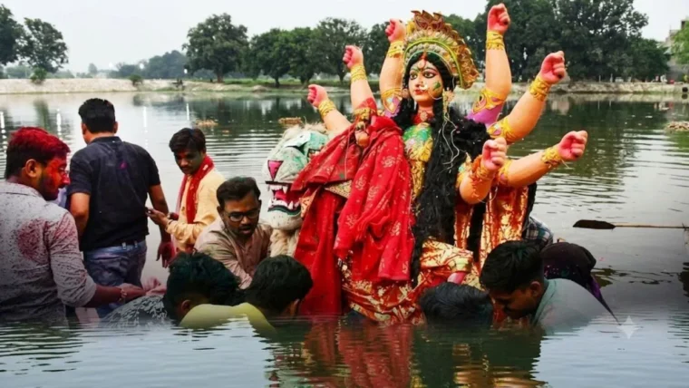 दुर्गा प्रतिमा विसर्जन के दौरान उत्तर प्रदेश के तीन जिलों में 6 मौतें, 2 लोग लापता