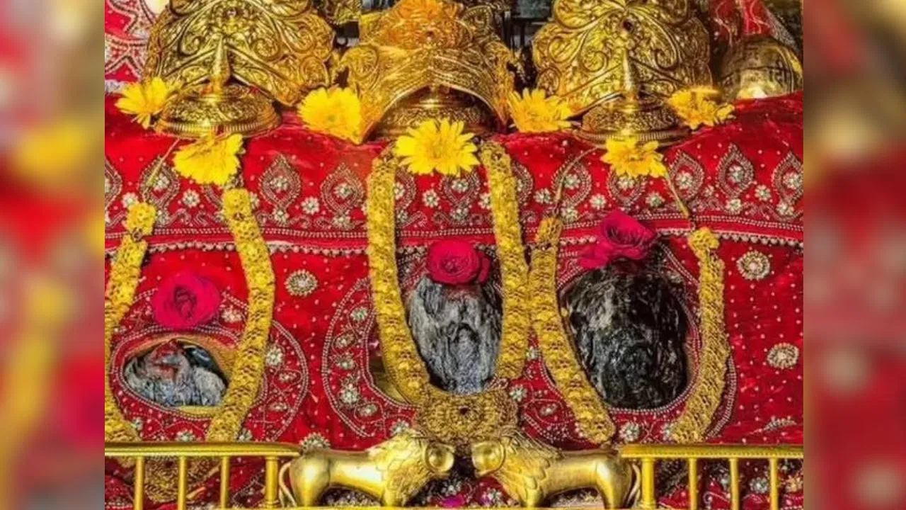 नवरात्र से पहले वैष्णो देवी मंदिर में भव्य सजावट, सुरक्षा व्यवस्था को बढ़ाया गया