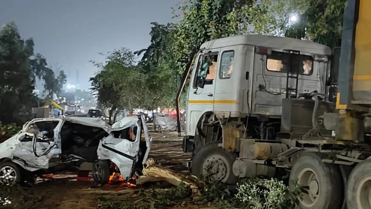नूंह में डंपर टक्कर से तीन लोगों की मौत, हाउसिंग बोर्ड कॉलोनी के पास हादसा