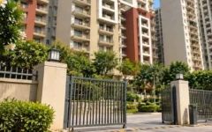 नोएडा में EWS‑LIG फ्लैट्स की नई योजना: 4.5 लाख में घर, 9 लाख में फ्लैट