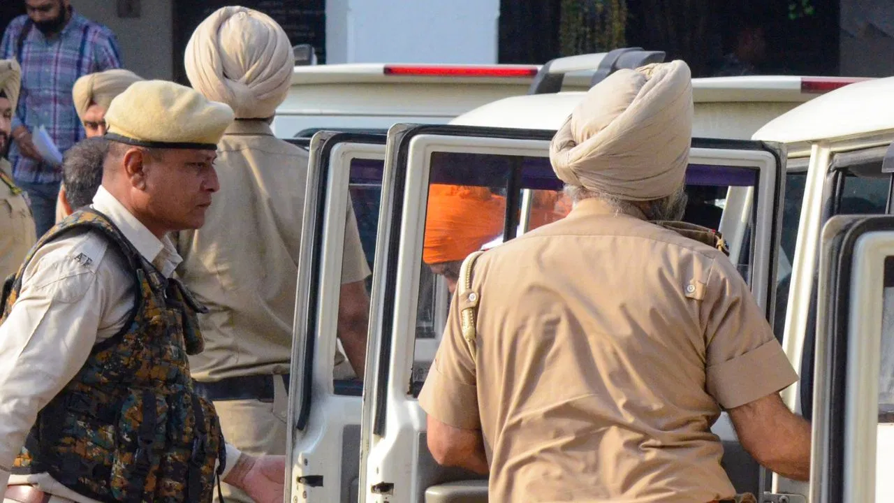 पंजाब के मानसा में पुलिसकर्मी ने परिवार पर गोलीबारी की, दो मौतें और दो गंभीर घायल