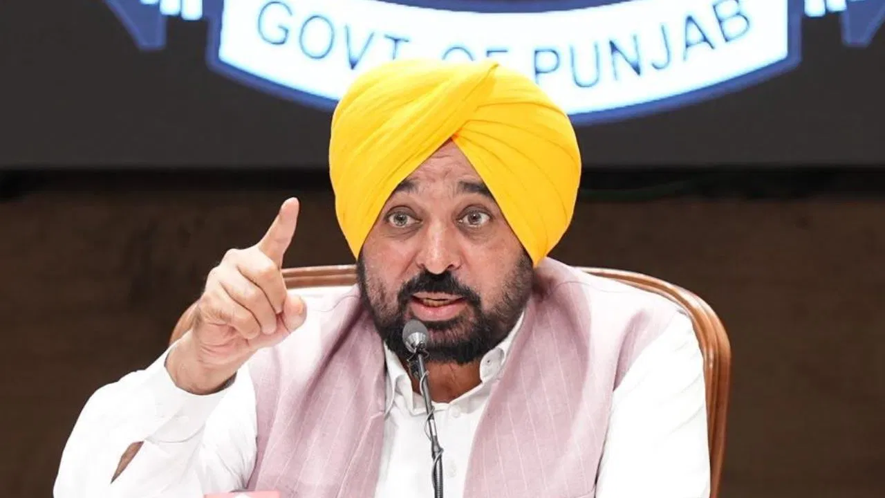पंजाब के मुख्यमंत्री भगवंत मान को दिल्ली हवाई अड्डे पर 3 घंटे रोकने के बाद 50,000 रुपये का कस्टम शुल्क