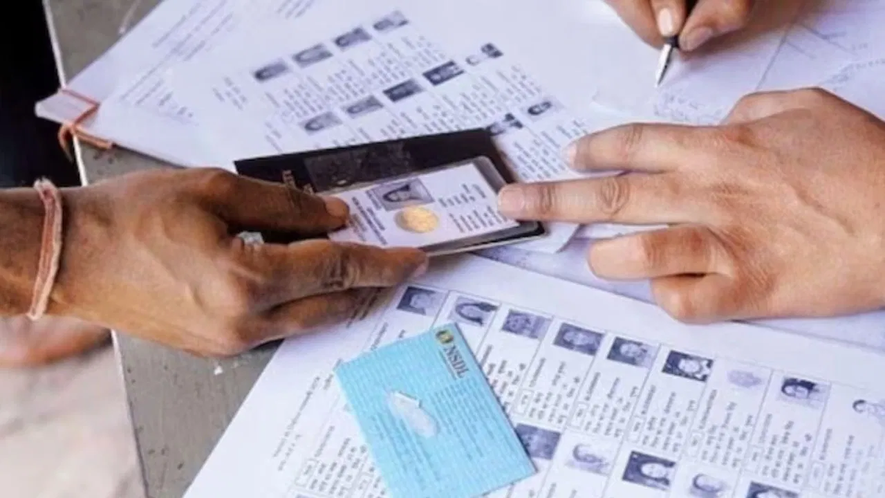 फॉर्म‑7 में झूठी घोषणा पर सख्त कार्रवाई: यूपी चुनाव आयोग ने जेल और जुर्माने की चेतावनी दी