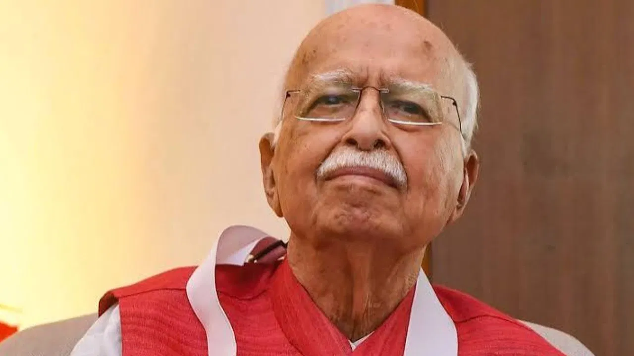 बीजेपी के दिग्गज लालकृष्ण आडवाणी को रूटीन चेक‑अप के लिए अपोलो अस्पताल में भर्ती