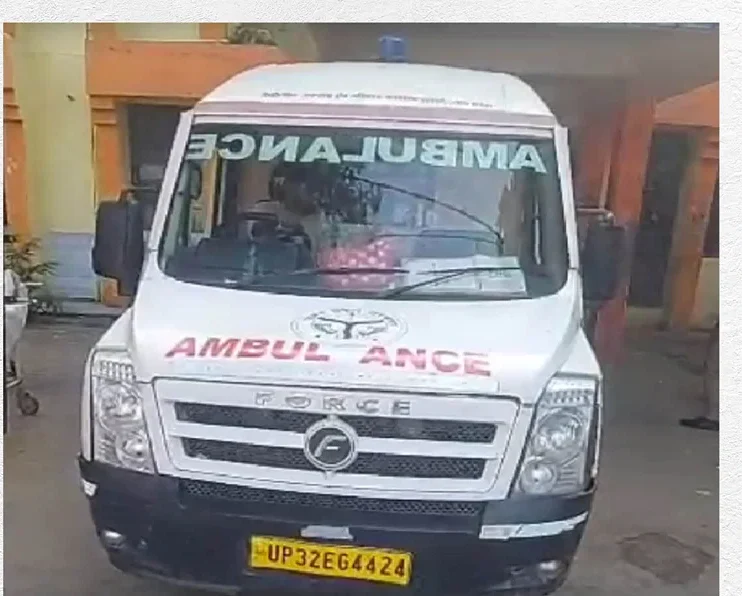 बुलंदशहर में दिल्ली‑बदायूं हाईवे पर ईको वैन टकराव से पांच मौतें, तीन घायल