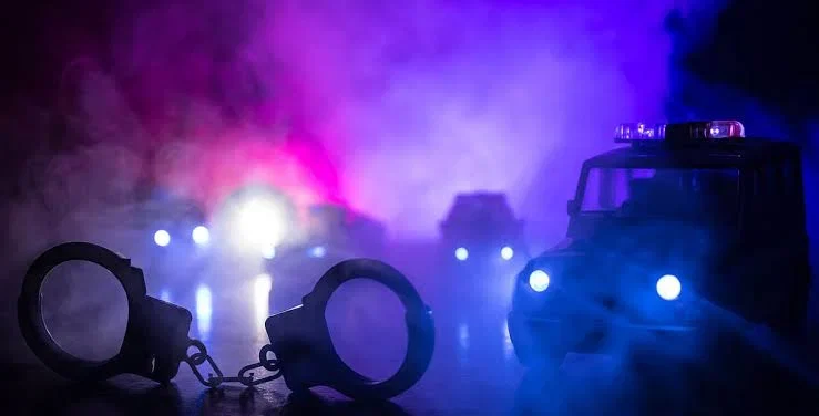 भोपाल के ईरानी डेरे में व्हाट्सएप स्टेटस विवाद पर किशोरी पर लाठी-डंडों और रॉड से हमला