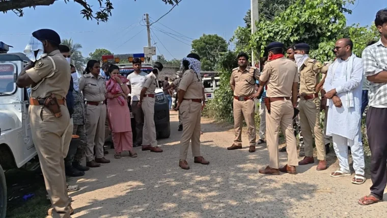मधुबनी में पत्नी पर शक से हुई हत्या: पति ने सिर पर वार, गला रेतकर शव को बुरादे में छिपाया