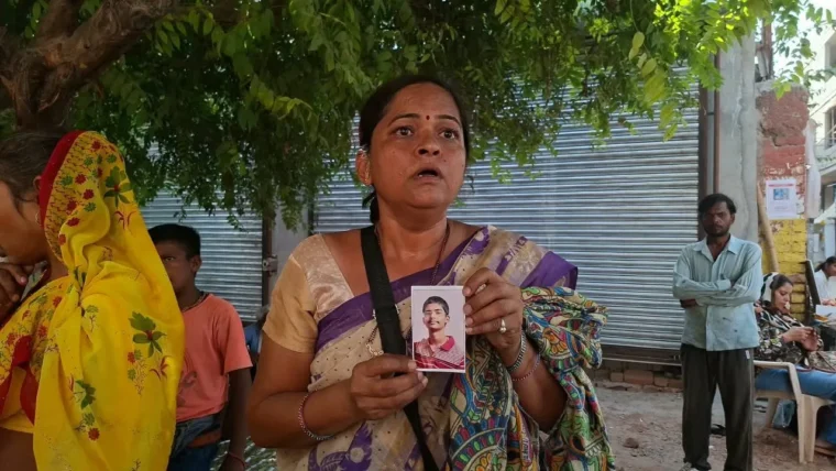 महाराष्ट्र की मां ने वृंदावन के प्रेमानंद आश्रम में लापता बेटे की तलाश की, आरोपों के पीछे क्या है?