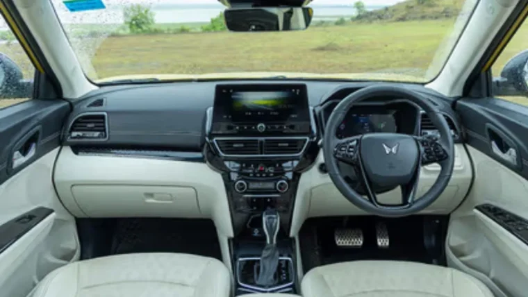 महिंद्रा XUV 3XO का अपडेटेड CNG वर्जन 15 अक्टूबर को लॉन्च, जानिए सभी विवरण