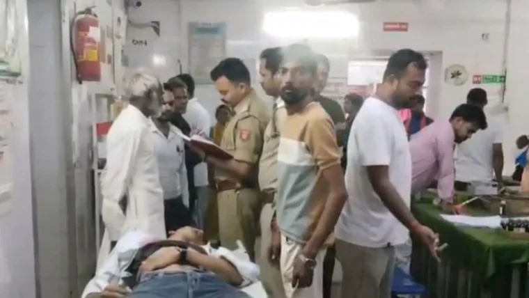 महोबा में मुंडन संस्कार के बाद तेज ट्रैक्टर ने टक्कर मारकर 3 की मौत, चालक फरार