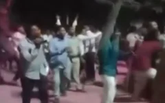 मालेगांव में दुर्गा विसर्जन शोभायात्रा पर पथराव: गुलाल विवाद से तनाव बढ़ा