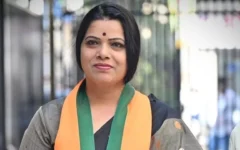 मुंबई की मेयर रितु तावड़े पर कोर्ट ने ₹1,000 का जुर्माना लगाया, वारंट जारी करने की चेतावनी