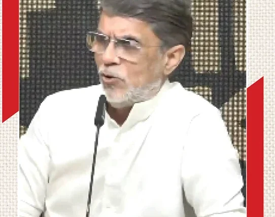 राजनाथ सिंह के आरोपों पर कांग्रेस का तीखा जवाब, पवन खेड़ा ने 1977 की याद दिलाई