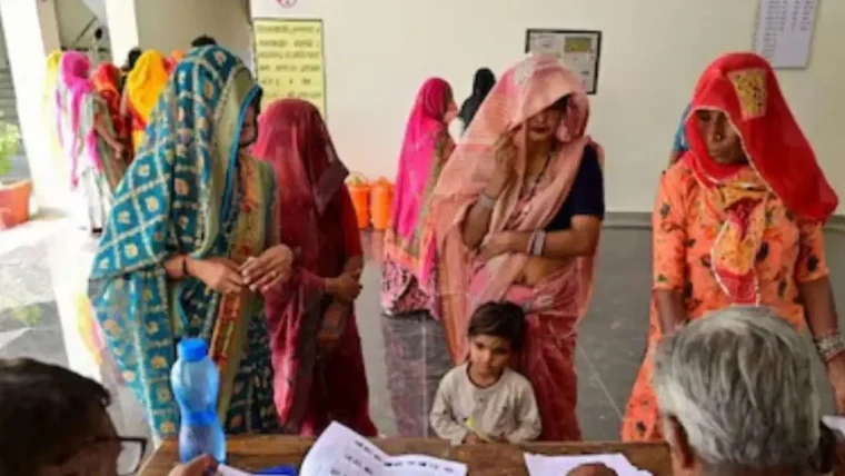 राजस्थान के पाली में पंचायत चुनाव में पोलिंग पार्टी को बंद करने और मतदान बहिष्कार के मामले