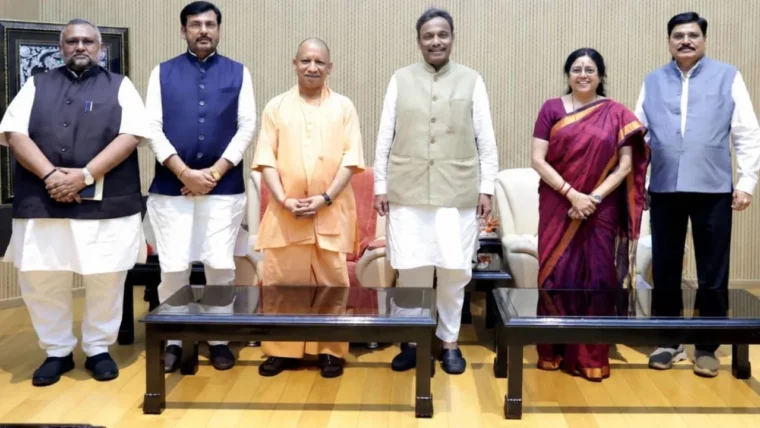 विनोद तावड़े ने लखनऊ में बीजेपी के संगठन को मिशन‑2027 के तहत चुनावी मोड में लाने की दिशा में रणनीति तय की