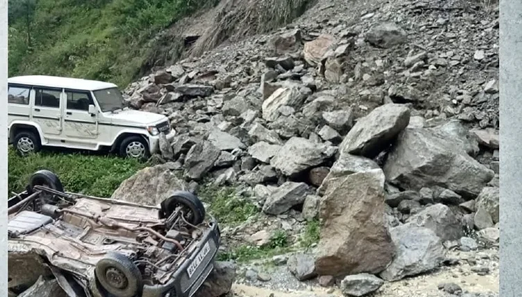 शिमला में बढ़ते भूस्खलन और फ्लैश फ्लड का खतरा, 77 करोड़ का आपदा प्रबंधन योजना फाइलों में फँसा