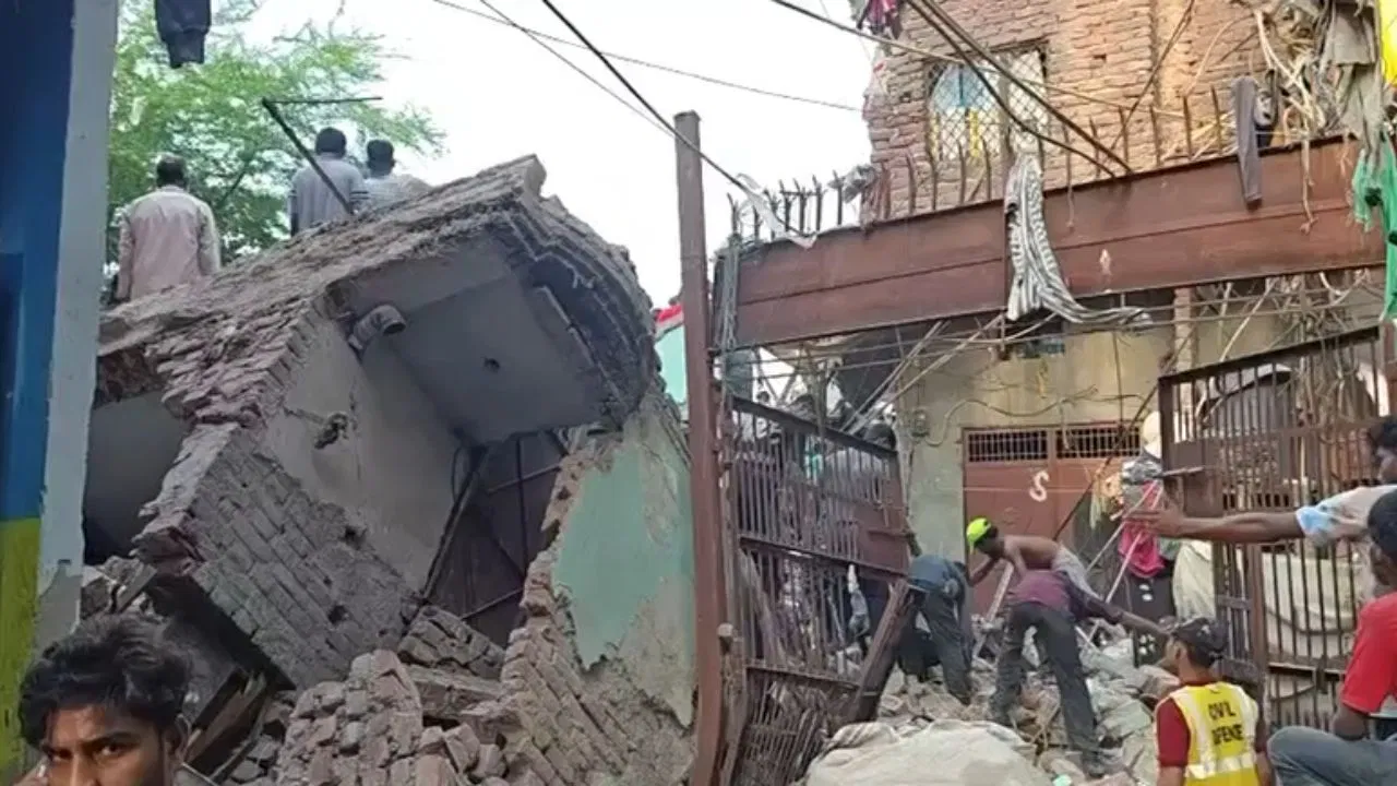 सीमापुरी बिल्डिंग हादसे के बाद दिल्ली में इमारत सुरक्षा पर सवाल