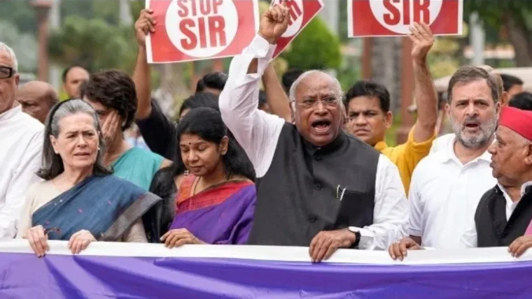 INDIA ब्लॉक ने सेव डेमोक्रेसी मार्च का ऐलान, 6 अक्टूबर को चुनाव आयोग तक प्रदर्शन
