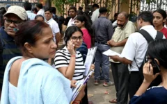 UP PET 2026 में दूरस्थ परीक्षा केंद्रों से अभ्यर्थियों की बढ़ी परेशानियाँ